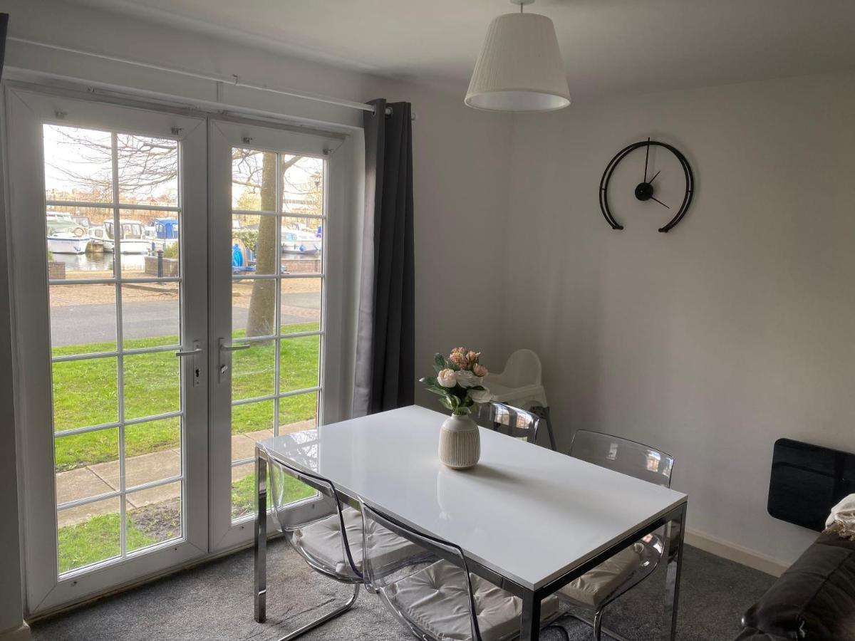 Marine Viewing 2 Bedrooms Flat Манчестър Екстериор снимка