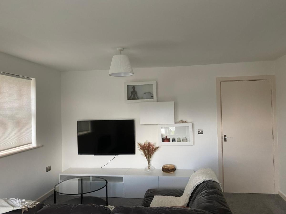 Marine Viewing 2 Bedrooms Flat Манчестър Екстериор снимка