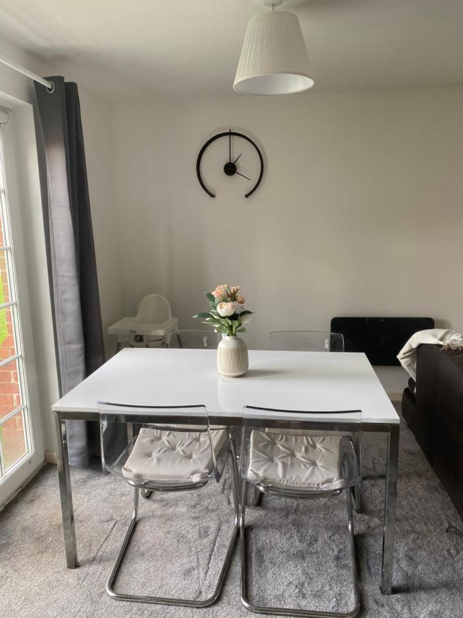 Marine Viewing 2 Bedrooms Flat Манчестър Екстериор снимка